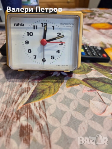 Настолен часовник