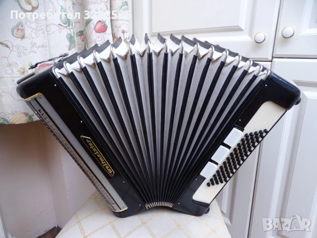 Продавам акордеон Weltmeister 60 баса в отлично състояние, снимка 13 - Акордеони - 53573069
