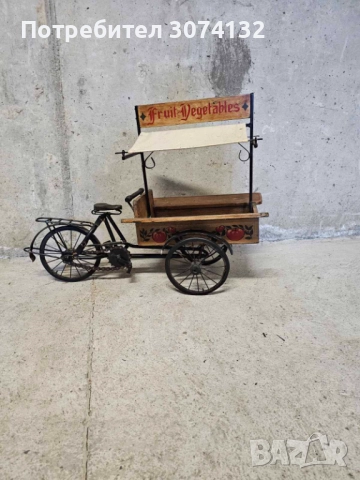 Ретро количка за плодове и зеленчуци