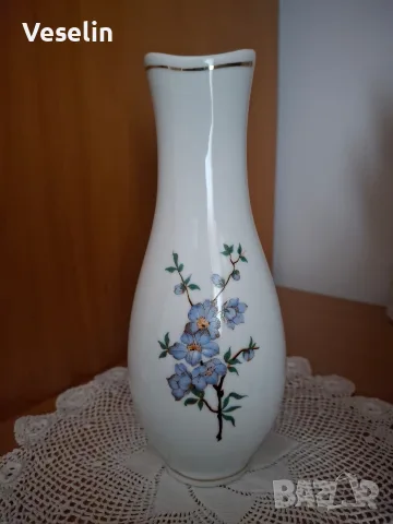порцеланова ваза