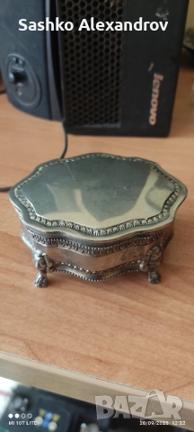 Метална кутия за бижута , снимка 3 - Други ценни предмети - 52388641