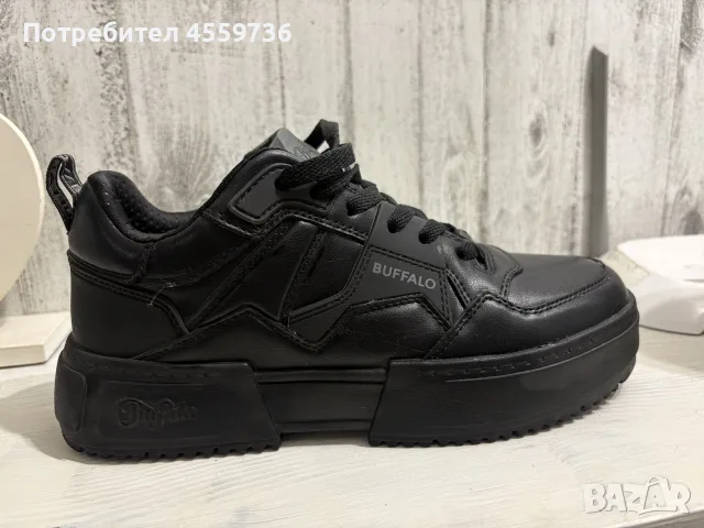 чисто нови обувки buffalo