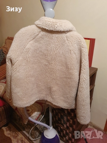 Бежово пухено палто Л размер , снимка 2 - Палта, манта - 52899108