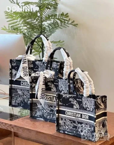 Christian Dior Дамска чанта, кожа, снимка 3 - Чанти - 56315727
