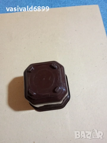 Малка пластмасова саксийка с подложка , снимка 4 - Други стоки за дома - 53451045