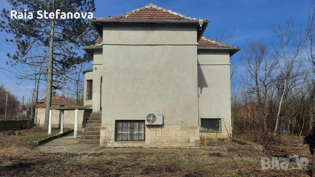 Двуетажна къща в село Добролево с голям парцел, снимка 6 - Къщи - 44688536