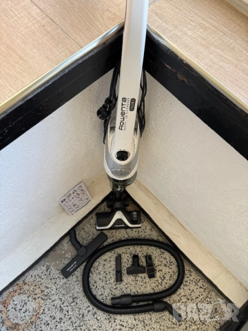 Вертикална Прахосмукачка с Кабел Rowenta RH8147WA Powerline Extreme Cyclonic, 750W!, снимка 5 - Прахосмукачки - 53802805