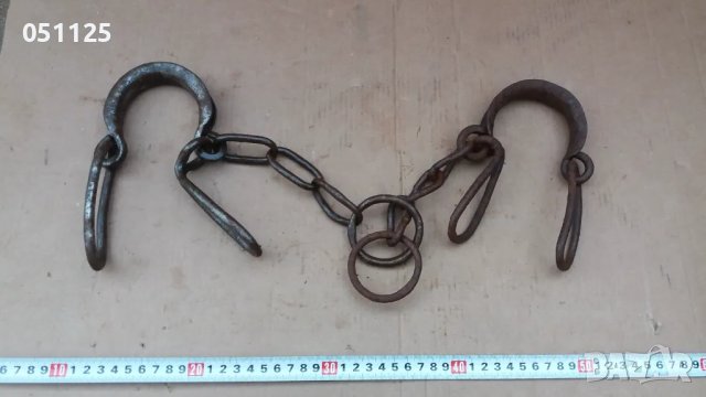 масивни ковани възрожденски окови, белезници, пранги букаи 