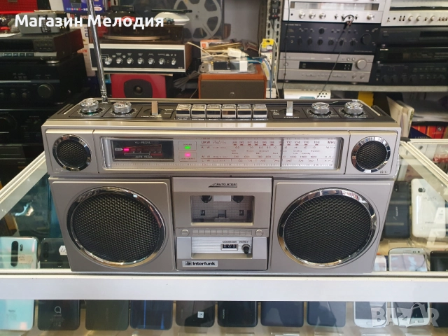 Радиокасетофон INTERFUNK IF 1881 В отлично техническо и визуално състояние., снимка 2 - Радиокасетофони, транзистори - 26401329
