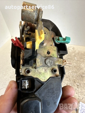 Механизъм за заключване на предна дясна врата за Jeep Grand Cherokee 3.0 CRD (2006), снимка 2 - Части - 53524275