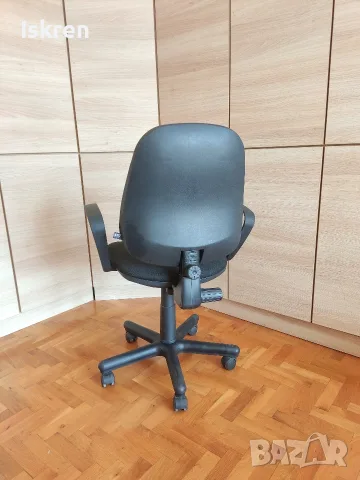 Работен офис стол, снимка 4 - Работни маси и бюра - 55841862