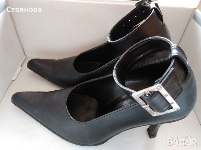 Дамски обувки с катарама, снимка 1 - Дамски елегантни обувки - 36505371
