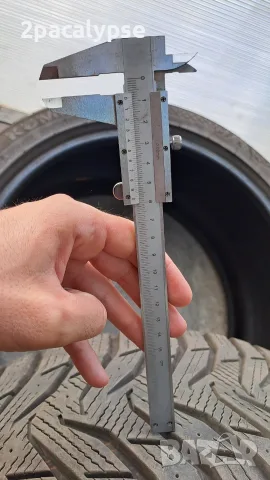 Зимни гуми Kumho 245/40 R19, снимка 3 - Гуми и джанти - 56056188