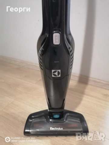 Безкабелна прахосмукачка Electrolux, снимка 8 - Прахосмукачки - 53366293