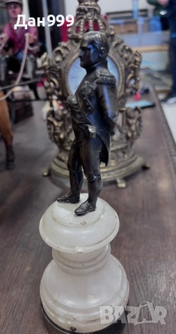 Антична , уникална колекционерска бронзова статуетка на Наполеон ., снимка 3 - Антикварни и старинни предмети - 53499212
