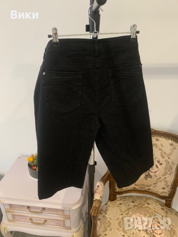 Черни дънки до коляното в размер М, снимка 14 - Къси панталони и бермуди - 44779474