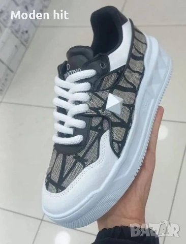 Valentino дамски сникърси висок клас реплика, снимка 2 - Кецове - 53627139
