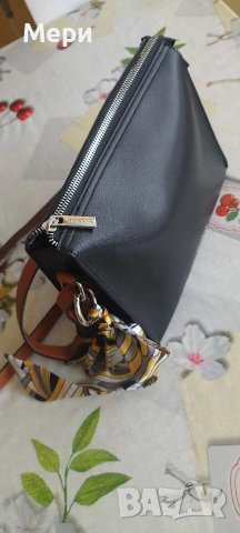 Дамска чанта, снимка 10 - Чанти - 53393761