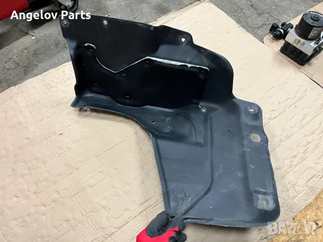 Корите под двигателя за Toyota Corolla Verso 2003 г., снимка 2 - Части - 48044767