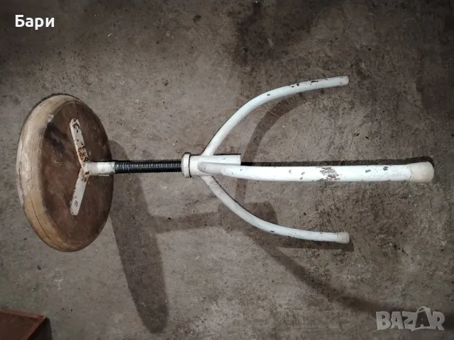 Стар медицински въртящ стол 2, снимка 3 - Други ценни предмети - 39279481