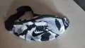 Спортна чантичка за кръст / през рамо Nike (Камуфлаж), снимка 1