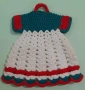 Ръчно плетена рокличка за кукла, снимка 2