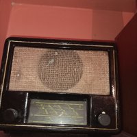 Старо лампово радио, снимка 1 - Антикварни и старинни предмети - 42295169