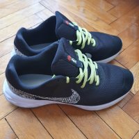 Маратонки 40 номер Nike REVOLUTION 6 NN JP GS , снимка 2 - Детски маратонки - 44245917