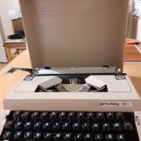 Перфектна пишеща машина латиница privileg 160, снимка 1 - Други стоки за дома - 41169273