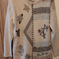 Вълнен пуловер, снимка 1 - Блузи с дълъг ръкав и пуловери - 36097084