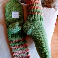 Ръчно плетени дамски чорапи от вълна, размер 38, снимка 1 - Дамски чорапи - 41932494