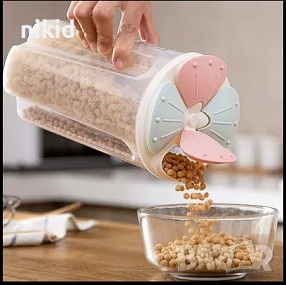 Пластмасова кутия органайзер буркан контейнер с 4 разделения, снимка 1