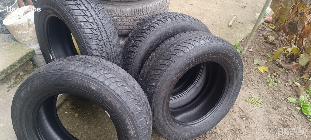 Гуми ,,Nokian" 235/65/17 зимни, снимка 1