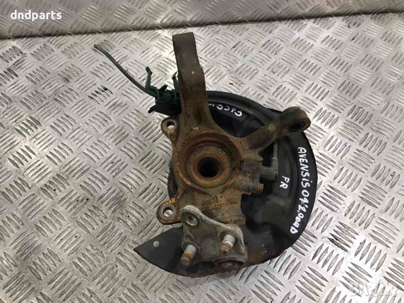 Преден десен шенкел Toyota Avensis,2.0D4-D,2001г., снимка 1