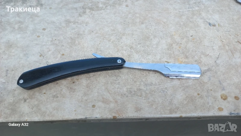 СТАР БРЪСНАЧ СЪС СМЕНЯЕМИ НОЖЧЕТА, снимка 1