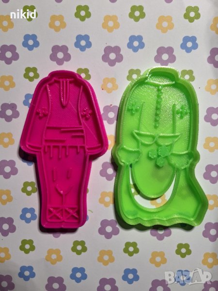 Декорирани Дрехи Народни Носии танцьори пластмасов резец форма за фондан тесто бисквитки, снимка 1