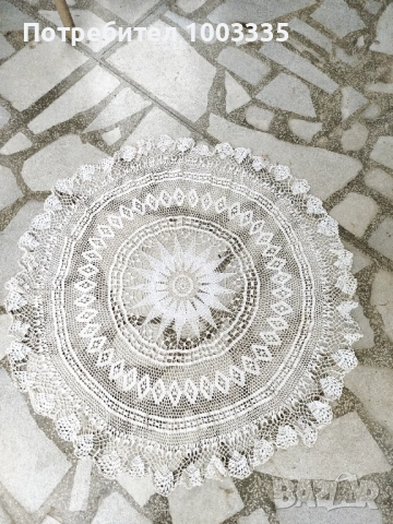 Ръчно плетена покривка 