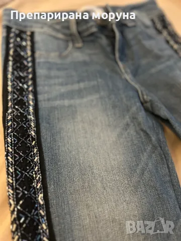 дънки с бродерия, снимка 2 - Дънки - 47982190