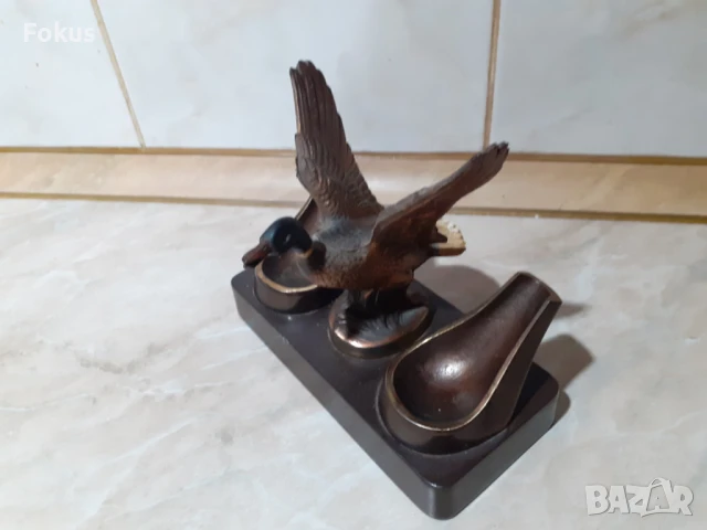 Уникална и невероятна метална поставка за две лули с патица