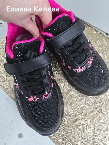 Дамски спортни обувки, снимка 4 - Маратонки - 53477348
