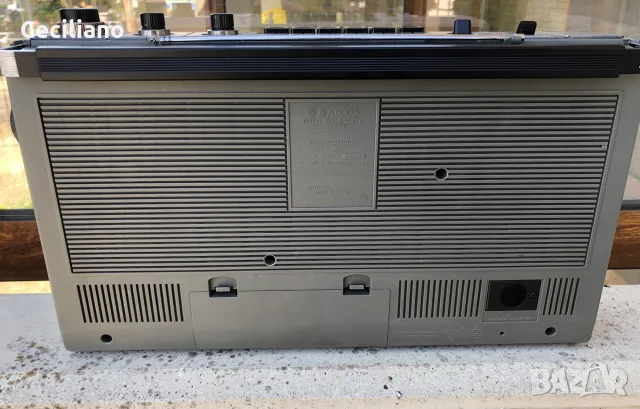 радиокасетофон Sanyo M9930K-Silver, снимка 7 - Радиокасетофони, транзистори - 55996288