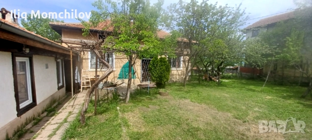 Продавам къща в с.Живково