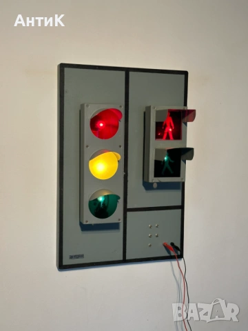 Соц Учебен Светофар Семафор, снимка 2 - Антикварни и старинни предмети - 53378668
