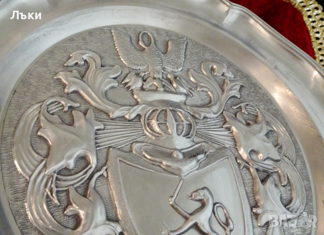 Калаена чиния с рицарски семеен герб,калаена сватба. , снимка 3 - Антикварни и старинни предмети - 52776570