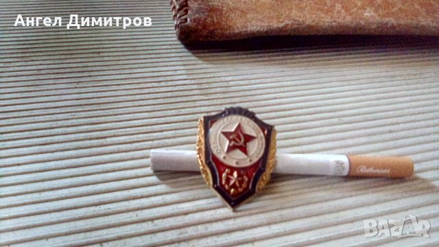 Емайлиран знак на винт Отличник на съветската армия Курск, снимка 6 - Антикварни и старинни предмети - 35693199