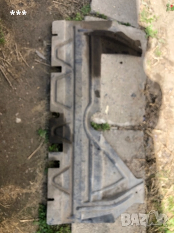 Продавам кора под двигателя пежо 406