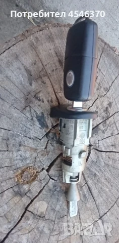 Патронник с ключ за външна шофьорска врата за Волксваген Голф 5 1.9 дизел 105к.с 2006г , снимка 2 - Части - 51233326