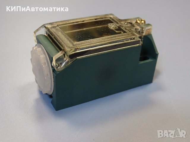 Изключвател краен Klockner-Moeller AT-11-1-i limit switch, снимка 1 - Резервни части за машини - 40620490