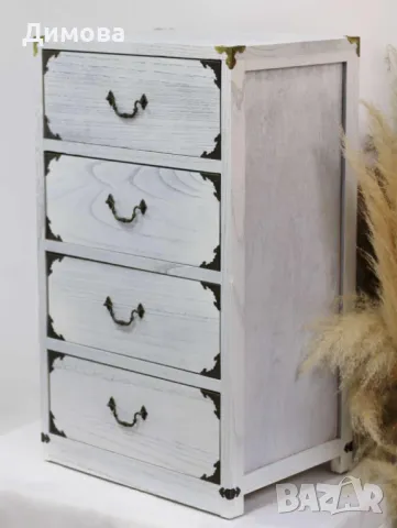 Шкаф бял на 4 нива