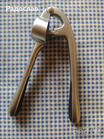 DUKA преса за чесън , снимка 2 - Прибори за хранене, готвене и сервиране - 53202759